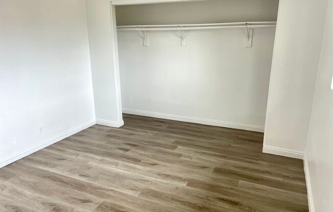 2 beds, 1 bath, 700 sqft, $1,250, Unit 04