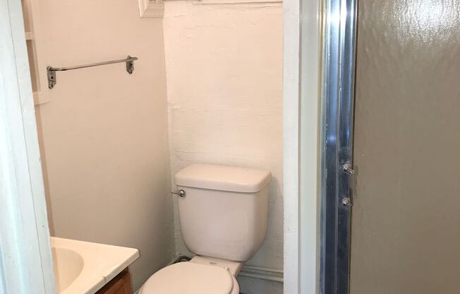 Studio, 1 bath, $695, Unit 11