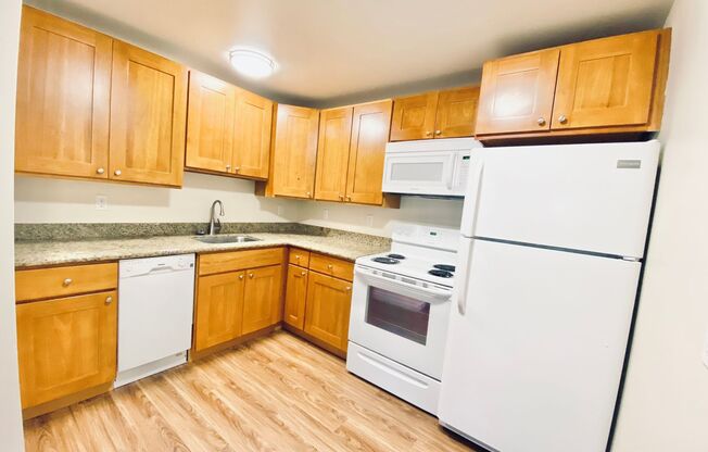 2 beds, 1 bath, 648 sqft, $1,995, Unit 105