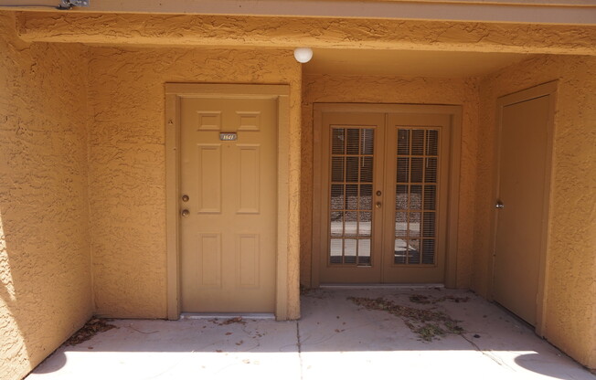 2 beds, 1.5 baths, $1,250, Unit # 1041