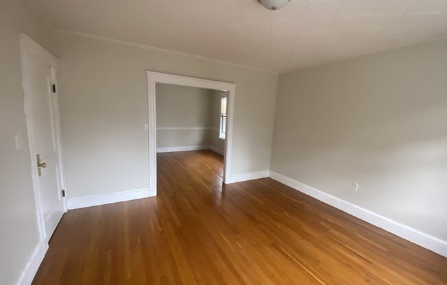 3 beds, 1 bath, 1,200 sqft, $3,200, Unit 2