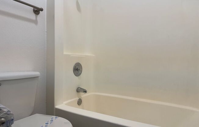 2 beds, 2 baths, 950 sqft, $2,860, Unit 1551O