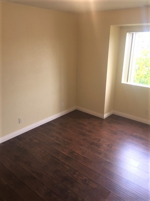 2 beds, 1 bath, 717 sqft, $1,225, Unit 82504