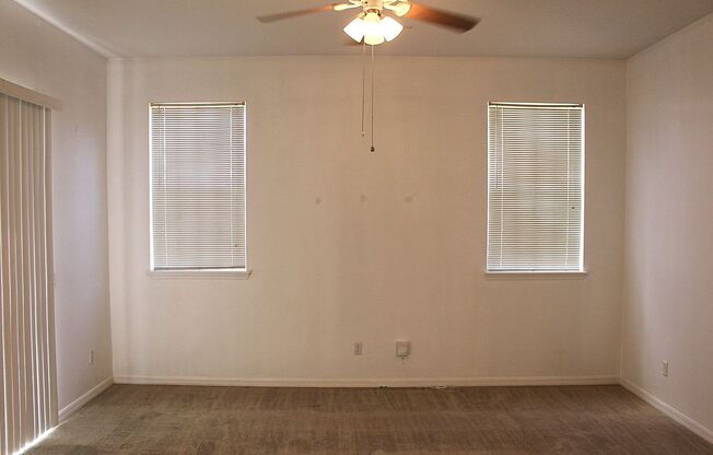Lovely home in the Twin Lakes Subdivision Deltona