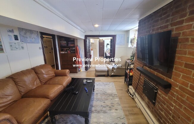258 CHESTNUT HL AVE