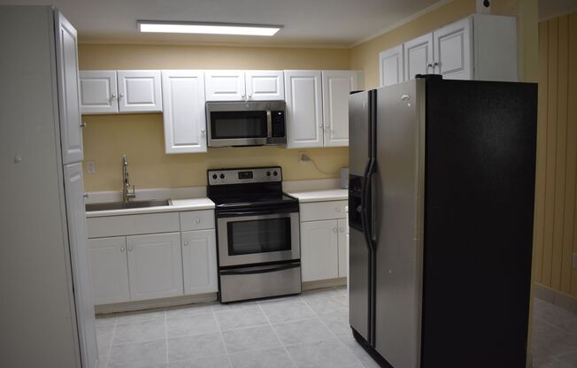 3 beds, 1 bath, $2,100