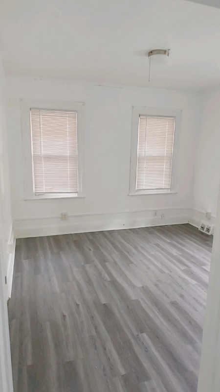 118 H BABCOCK ST