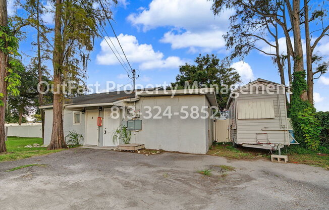 4611 N HUBERT AVE