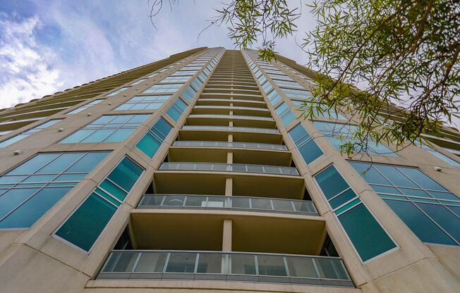 Turnberry Tower Beauty With Stunning Views