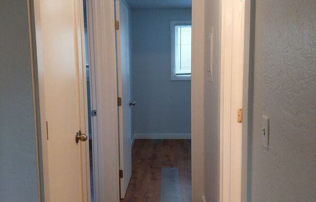 2 beds, 1 bath, $1,350, Unit 07