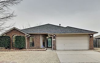 Nice 4 Bedroom 2 Bath Home in Mustang Schools