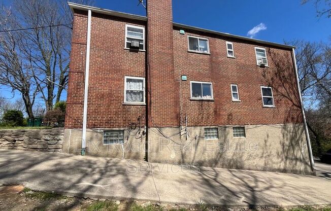 2390 Harrison Ave