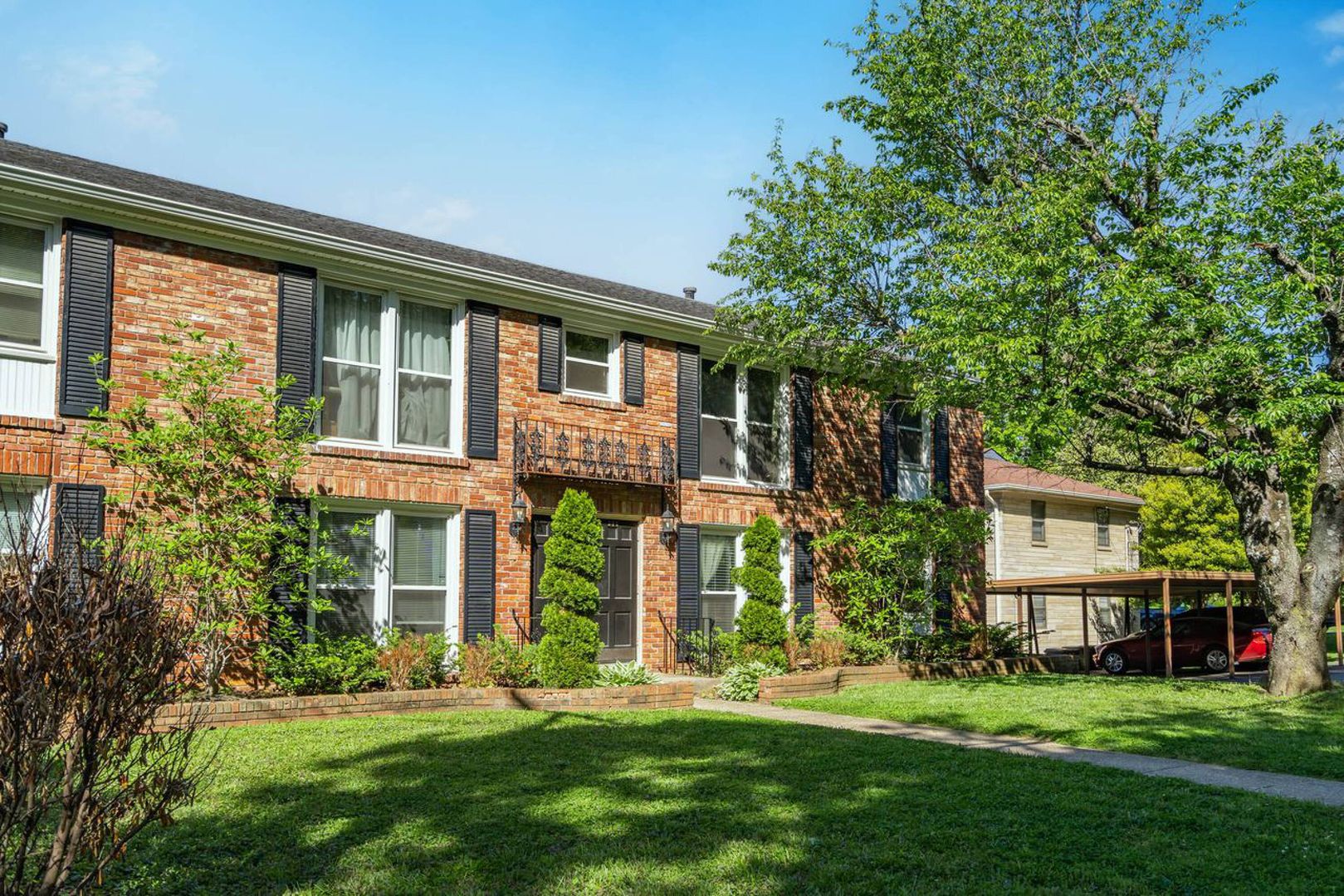 306 N Birchwood Ave