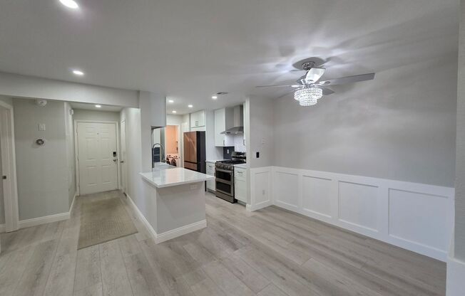 2 beds, 2 baths, $2,100, Unit #1048