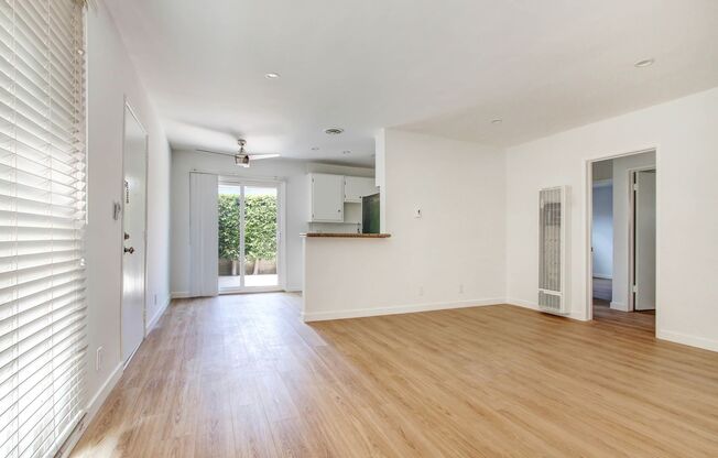 1433 Harvard in Santa Monica,steps to SM Blvd!