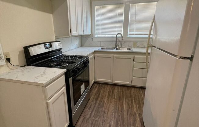 2 beds, 1 bath, $725, Unit 1019