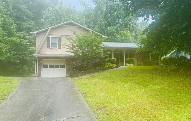 Stunning 4 bedroom, 3 bathroom home available in Acworth! Must see!