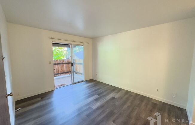 3 beds, 1 bath, $1,550, Unit 16