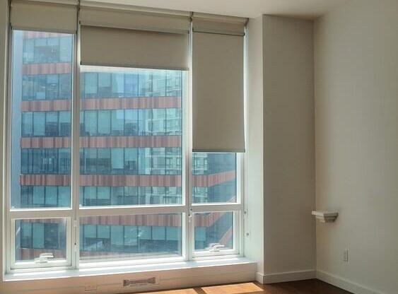1 bed, 1 bath, 712 sqft, $4,350, Unit 17G