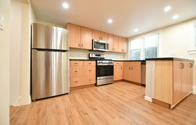 1p699 - 1511 - 1515 Milvia St.