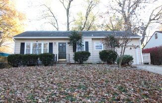 1/2 Month FREE On This 2 Bedroom 1 Bath Home in Roeland Park