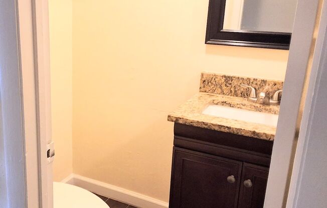 Stunning all remodeled 2/1.5 condo with Amazing Pool View close to Downtown Orlando.
