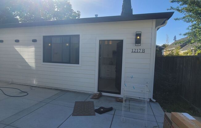 Modern Comfort: Beautiful Two-Bedroom ADU for Rent!