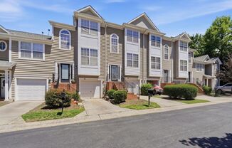 Fully Renovated 2BR/2.5BA Townhome in Gated Avalon at Mallard Creek!