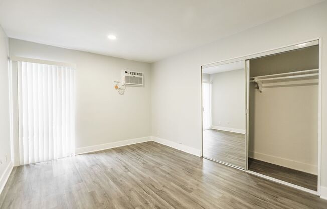 2 beds, 1 bath, 895 sqft, $1,998, Unit 106