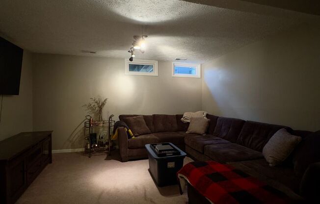 2 beds, 2 baths, $2,100