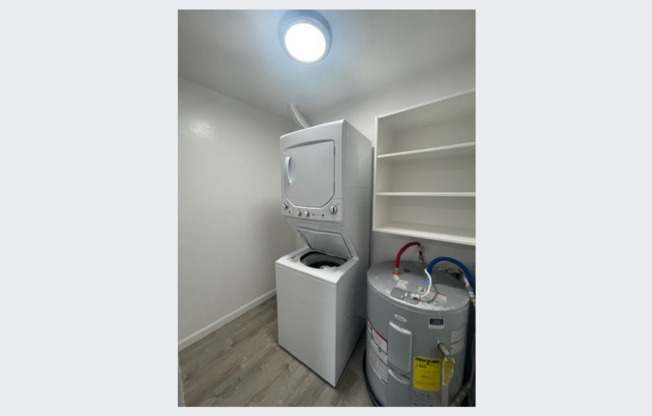 2 beds, 1 bath, 750 sqft, $1,700, Unit #401