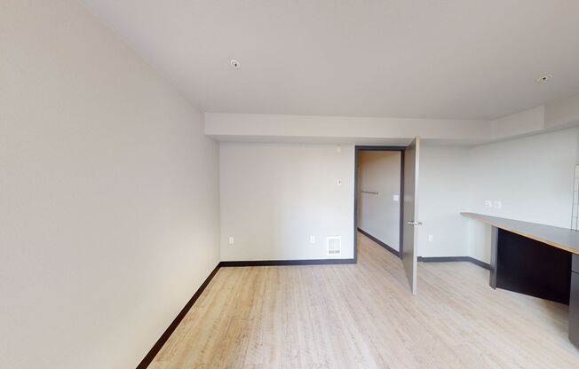 Studio, 1 bath, 272 sqft, $1,095, Unit 210