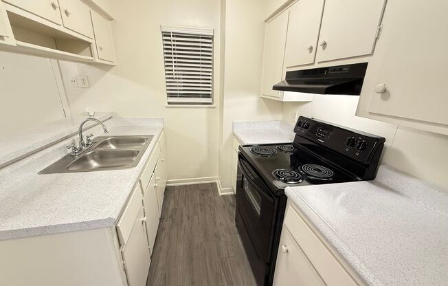 1 bed, 1 bath, 550 sqft, $1,175, Unit MKEA-102