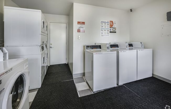 1 bed, 1 bath, 675 sqft, $1,445, Unit Unit 12