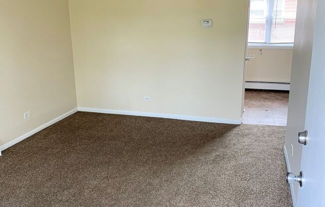 2 beds, 1 bath, $1,525, Unit 440-12