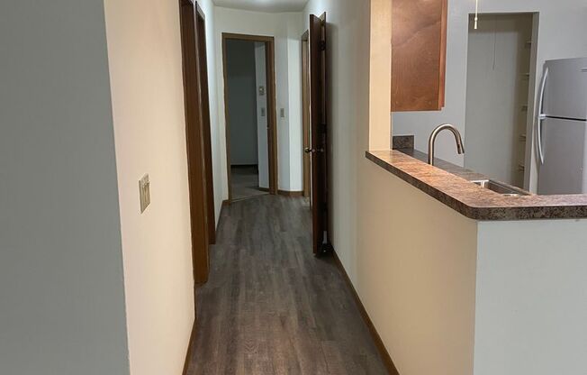 3 beds, 1 bath, 1,040 sqft, $1,695, Unit 3172-204