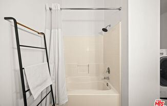 Studio, 1 bath, 707 sqft, $2,290, Unit 628