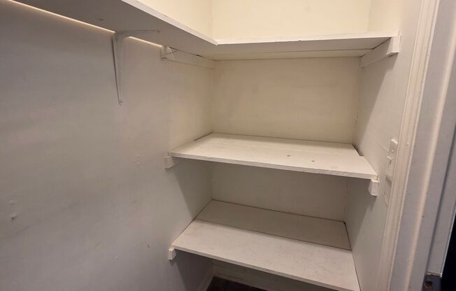 1 bed, 1 bath, 800 sqft, $800, Unit 08