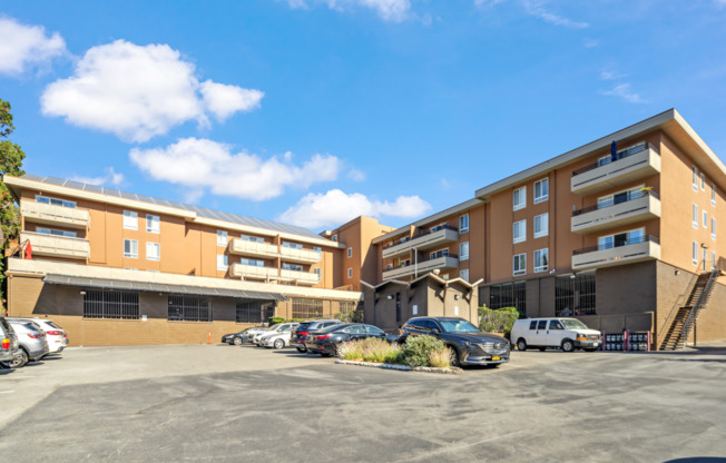 Laurelwood Apartments