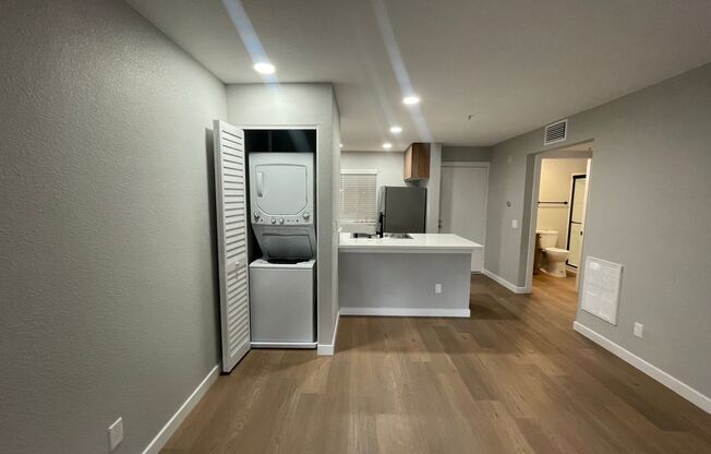1 bed, 1 bath, 495 sqft, $2,730, Unit D-124