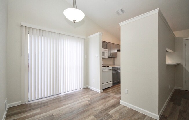 624 GREENLAWN BLVD