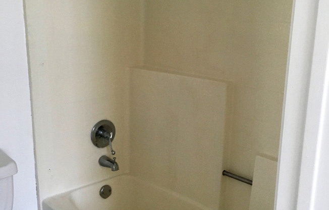 2 beds, 2 baths, 1,000 sqft, $2,654, Unit 213