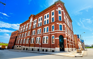 Landmark Lofts Apartments