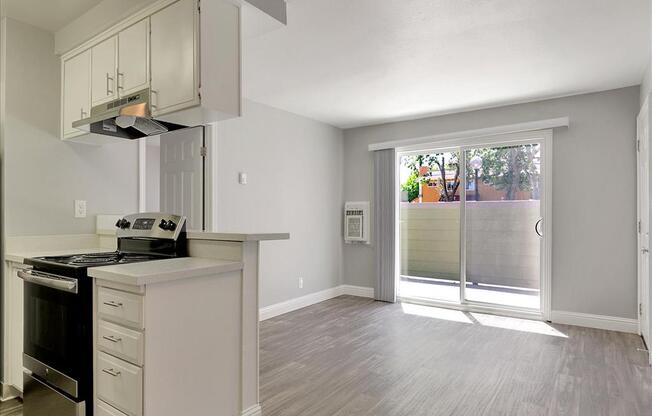 Carpeted Living Area at Casa Alberta Apartments, Sunnyvale