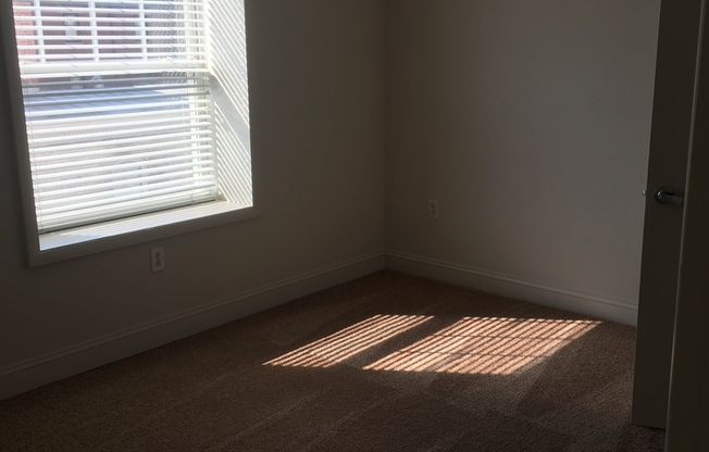 2 beds, 2 baths, 840 sqft, $1,877, Unit 4-0407