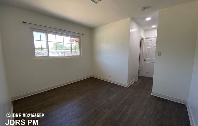 3 beds, 2 baths, $3,300