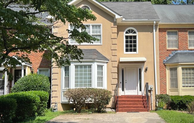 598 SAINT JAMES WALK