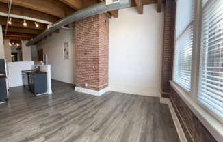 706 BROADWAY ST