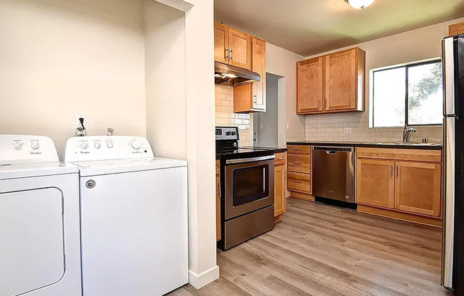 3 BR / 1 BA in nicely updated duplex in North Seattle