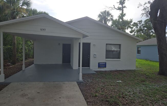 SPACIOUS RANCH STYLE 3 BEDROOM 2 FULL BATH - ST PETERSBURG